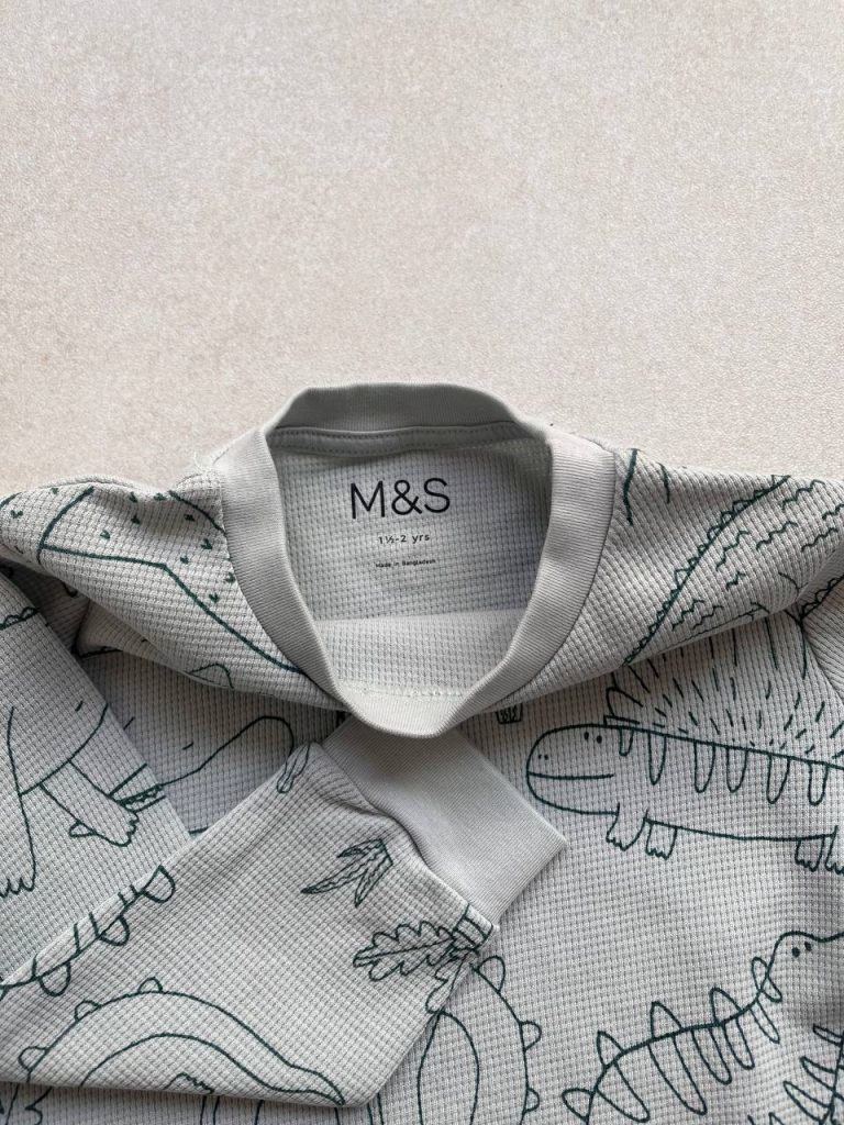 ست بلوز شلوار خانگی بیسکوییتی با طرح تمساح کد 102