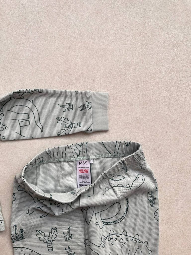 ست بلوز شلوار خانگی بیسکوییتی با طرح تمساح کد 102