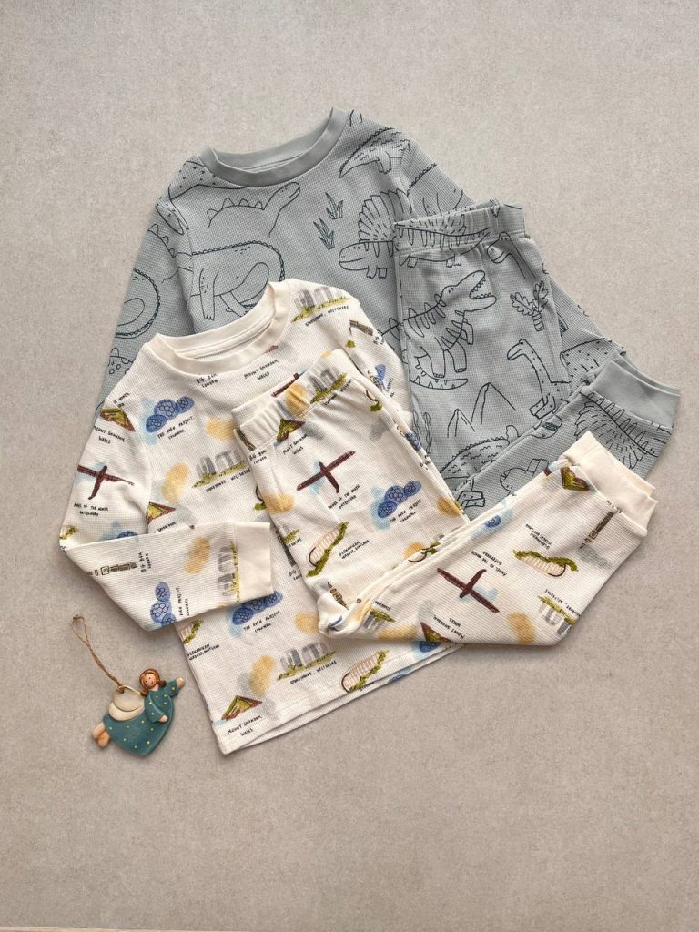 ست بلوز شلوار خانگی بیسکوییتی با طرح تمساح کد 102